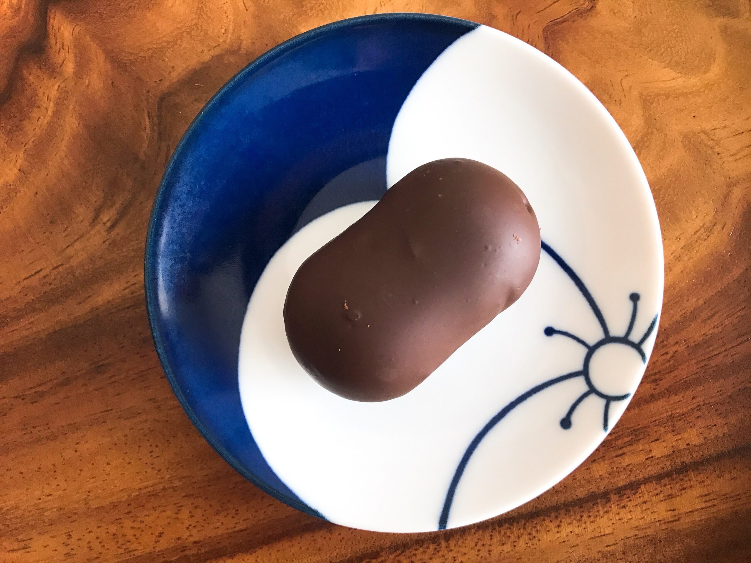 越後屋菓子店「伊那のまゆ」