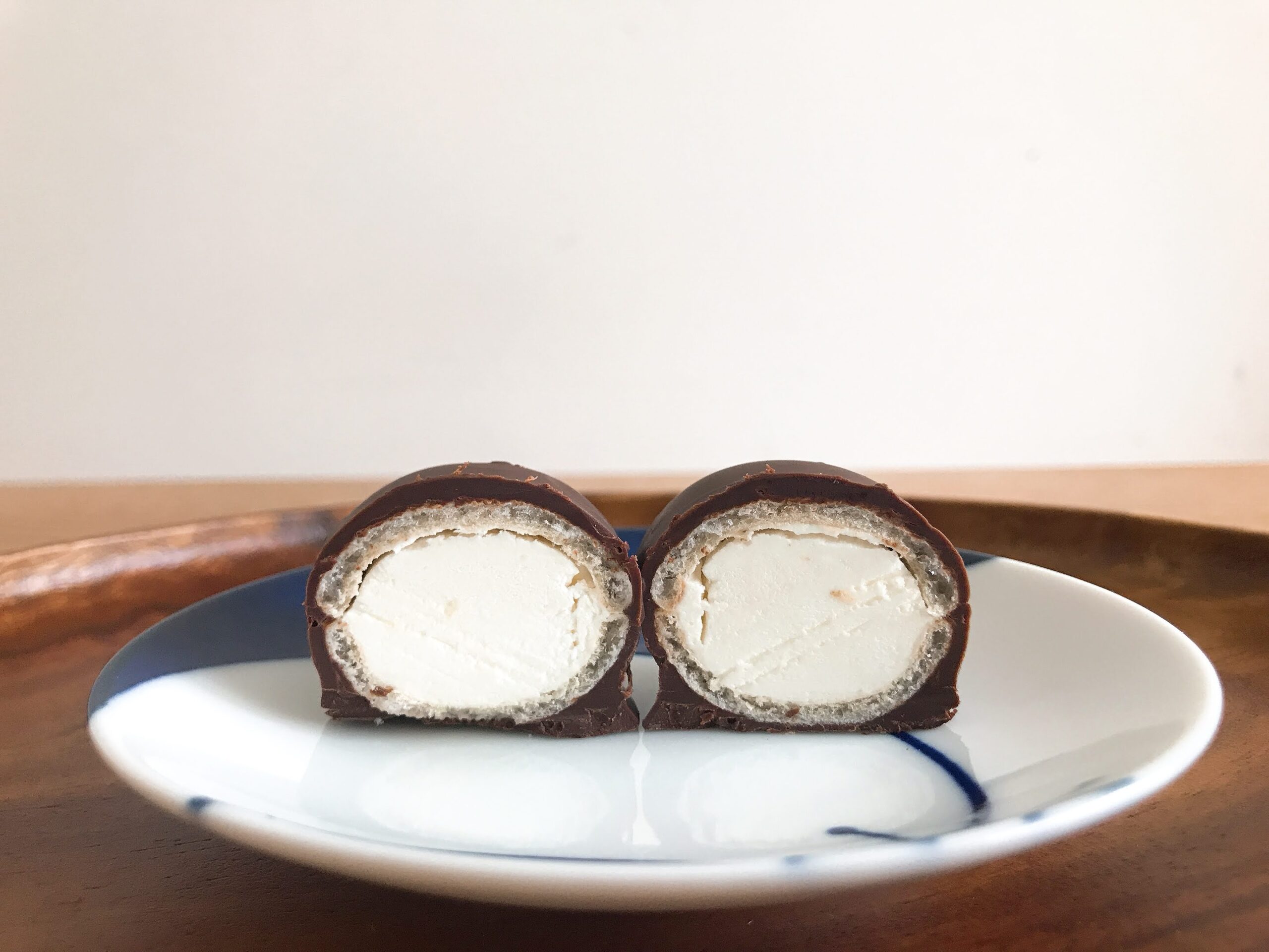 越後屋菓子店「伊那のまゆ」